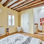New! Adorable House With Garden *Paris 17*